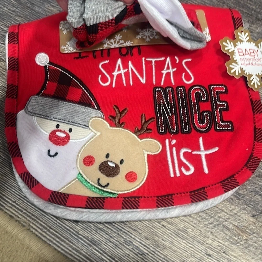 Baby’s bibs set